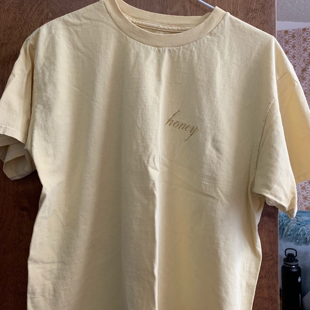 Brandy Melville honey t-shirt